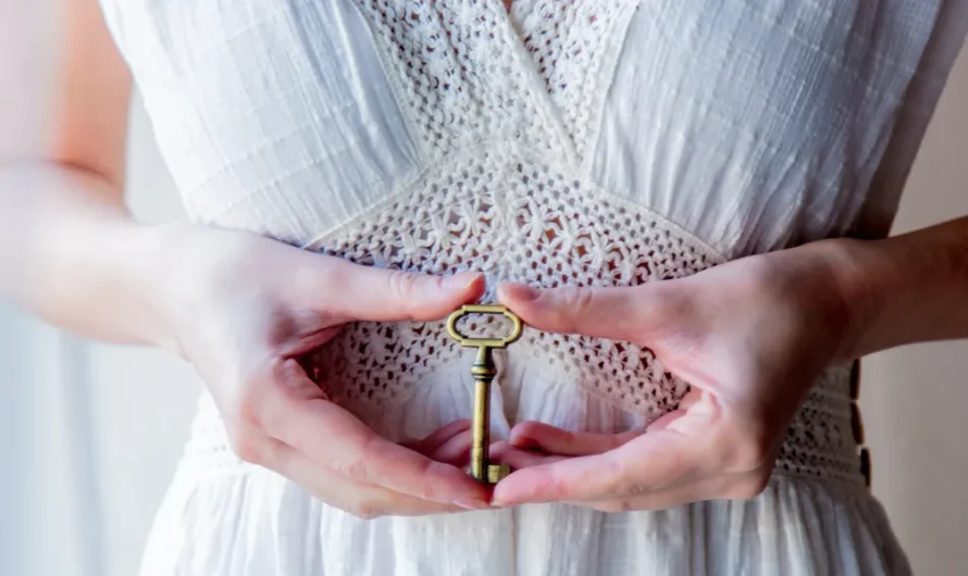 The Only Thing My Late Dad Left Me Was a Rusty Key, and I Thought It Was a Joke Until My Cousin Offered Me $10,000 for It