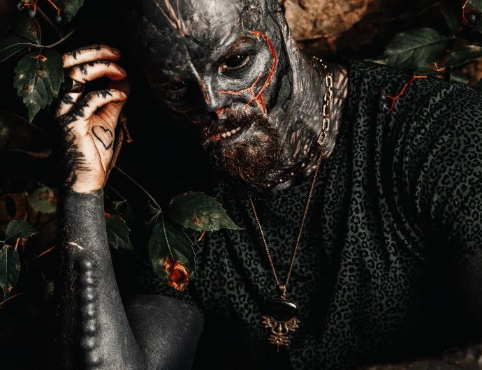 Man turns himself into a ‘black alien’, internet is amazed at his before and after pics