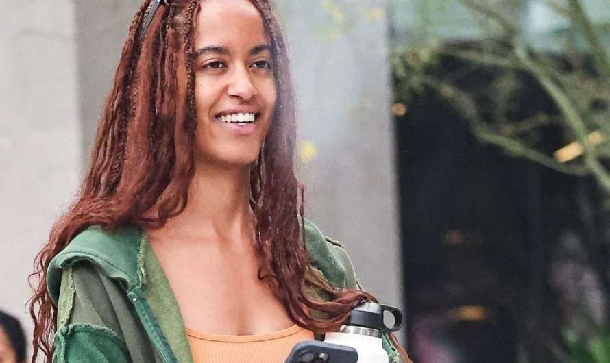 20 Minutes ago in Los Angeles , Malia Obama was confirmed as…See more