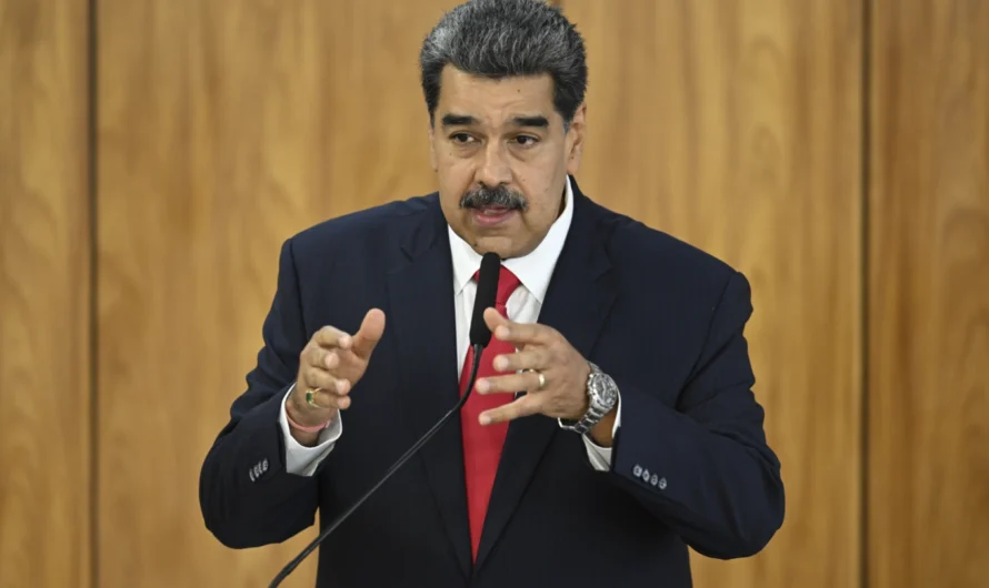 BREAKING NEWS: Maduro takes off his… See more